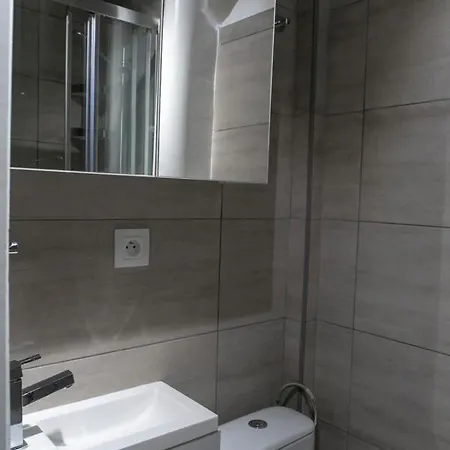 Appartamento Beautiful Apartment With Mezzanine Near Montmartre Parigi