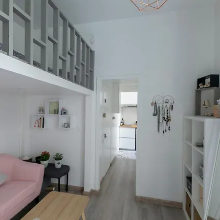 Beautiful Apartment With Mezzanine Near Montmartre Parigi